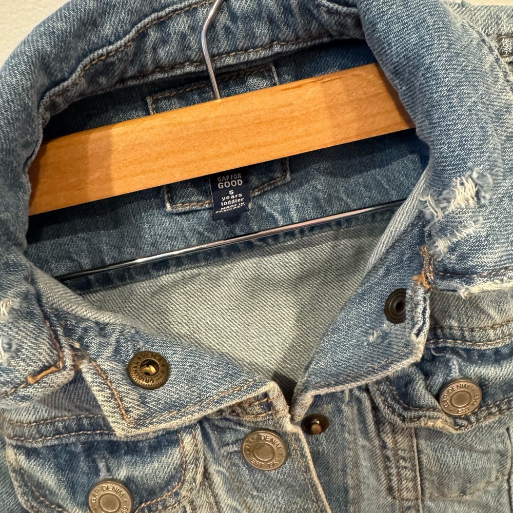 GAP Blue Jean Jacket Classic Denim Style - Picture 3 of 5
